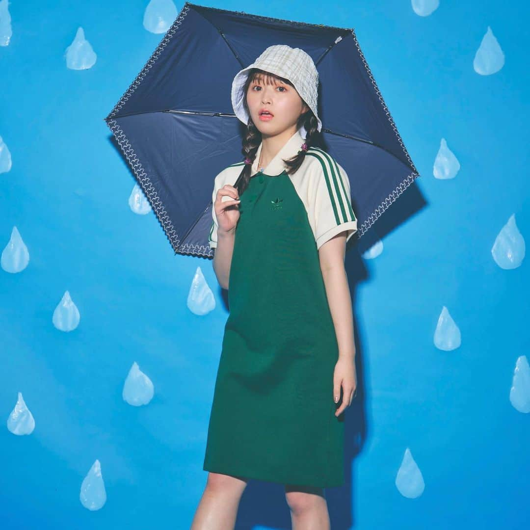 Popteenさんのインスタグラム写真 - (PopteenInstagram)「WEB版Popteen7月号『梅雨の私服コーデSNAP』企画のアザーカット☔️  梅雨の季節って、足元は雨で濡れるし、湿気や汗で服はベタベタするし…とにかくお悩みだらけ😩  そんな梅雨の季節、モデルたちはどんな対策をしてるのか、私服コーデを見せてもらったよ💕  みんなのコダワリ梅雨コーデは『Popteen Media』の無料WEBマガジンでチェック👀✨  #Popteen#POPモデル#あんころ#山本杏#梅雨#梅雨ファッション#雨の日コーデ#梅雨対策#湿気対策#私服#jk#PopteenMedia#WEBマガジン#アザーカット」6月27日 20時58分 - popteen_official