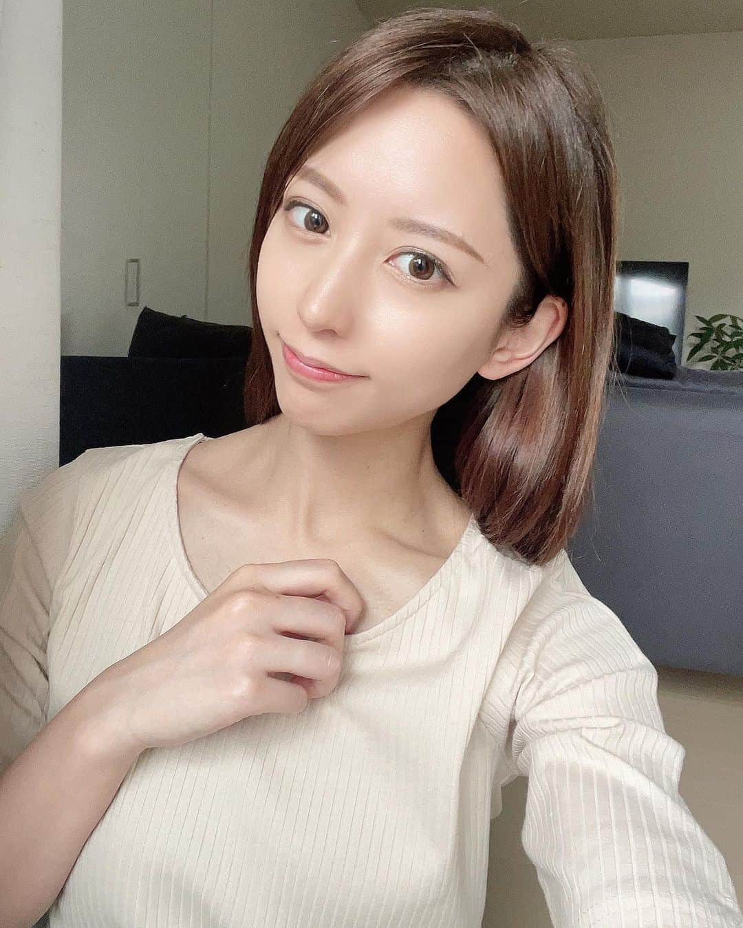 高塚みゆきさんのインスタグラム写真 - (高塚みゆきInstagram)「skin care🧴‎‪🫧  ︎︎ Anuaのベストセラーのもの♡  ︎︎  ︎︎ 肌を整えてくれるドクダミエキス77％配合の 敏感肌の方も安心して使える、低刺激な化粧水🧖🏻‍♀️  ︎︎  ︎︎ テクスチャーも軽くて好きなんよね‪❤︎  ︎︎  ︎︎  ︎︎ -   ︎︎ @anua.jp @anua_japan_review #gifted #アヌア #anua #スキンケア #韓国スキンケア #ドクダミ77％スージングトナー #ドクダミ化粧水 #ベスコス #メガ割おすすめ #Qoo10メガ割 #韓国コスメ」6月27日 21時01分 - m1yu.24