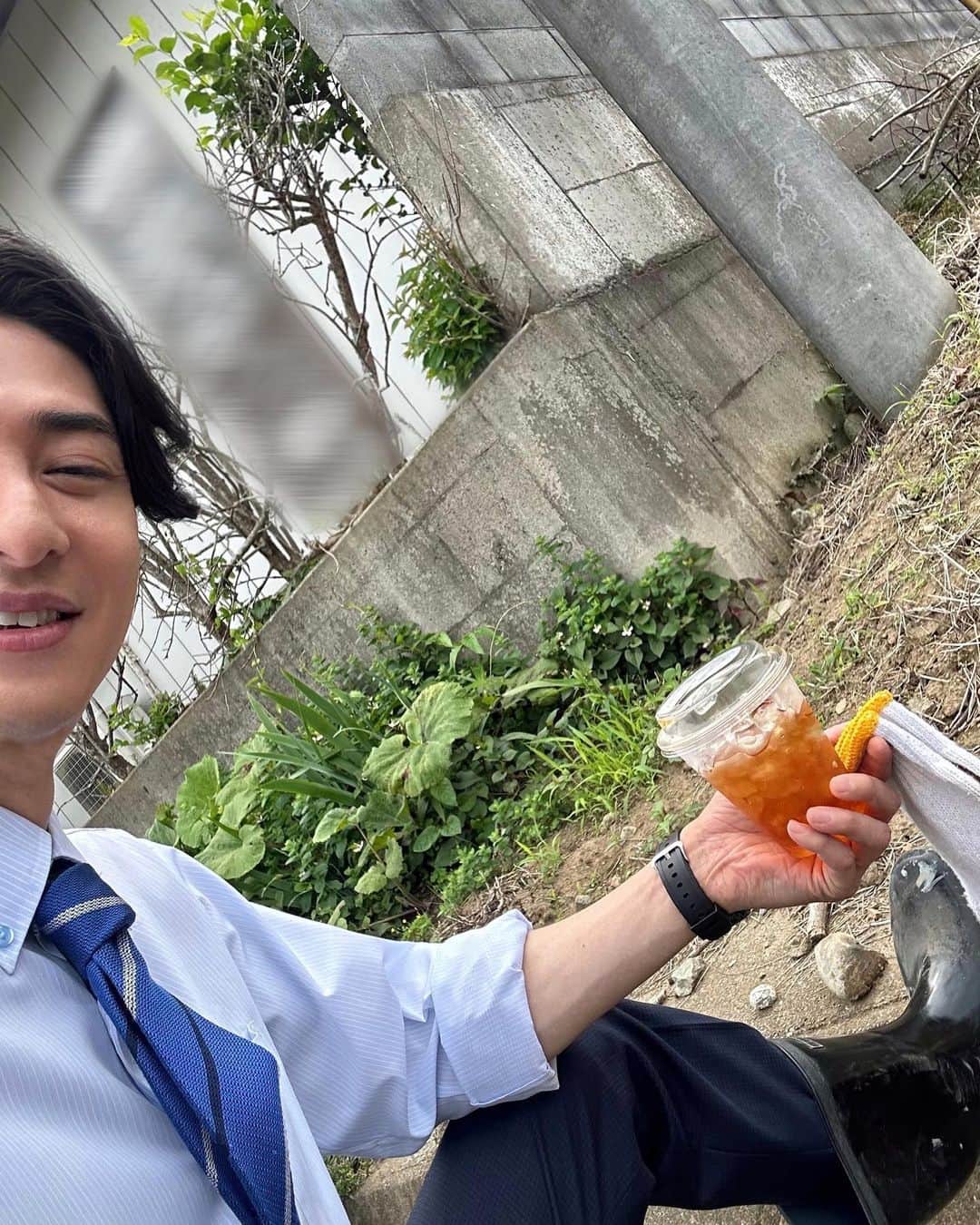 古川雄大さんのインスタグラム写真 - (古川雄大Instagram)「現場でコーヒーに氷を溶けては入れてを繰り返していたら麦茶みたいになった。 これはこれで、好き。」6月27日 21時06分 - yuta_furukawa_official