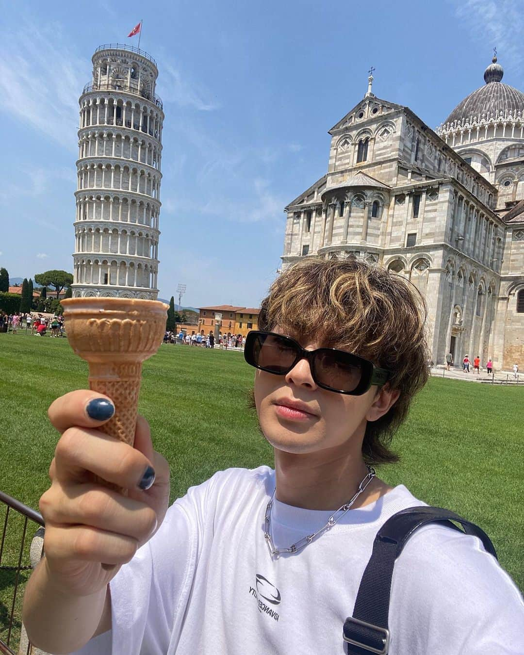 SONG（ソン・ユンヒョン）さんのインスタグラム写真 - (SONG（ソン・ユンヒョン）Instagram)「피사젤라또 드실??🍦#Italy」6月27日 21時11分 - sssong_yh