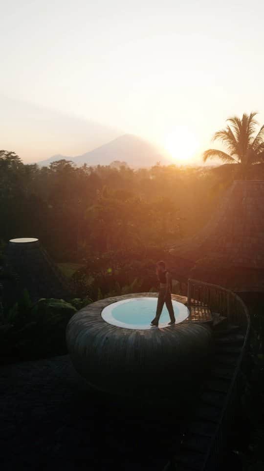 福田洋昭のインスタグラム：「Everything looks better with a view #Bali #mood」