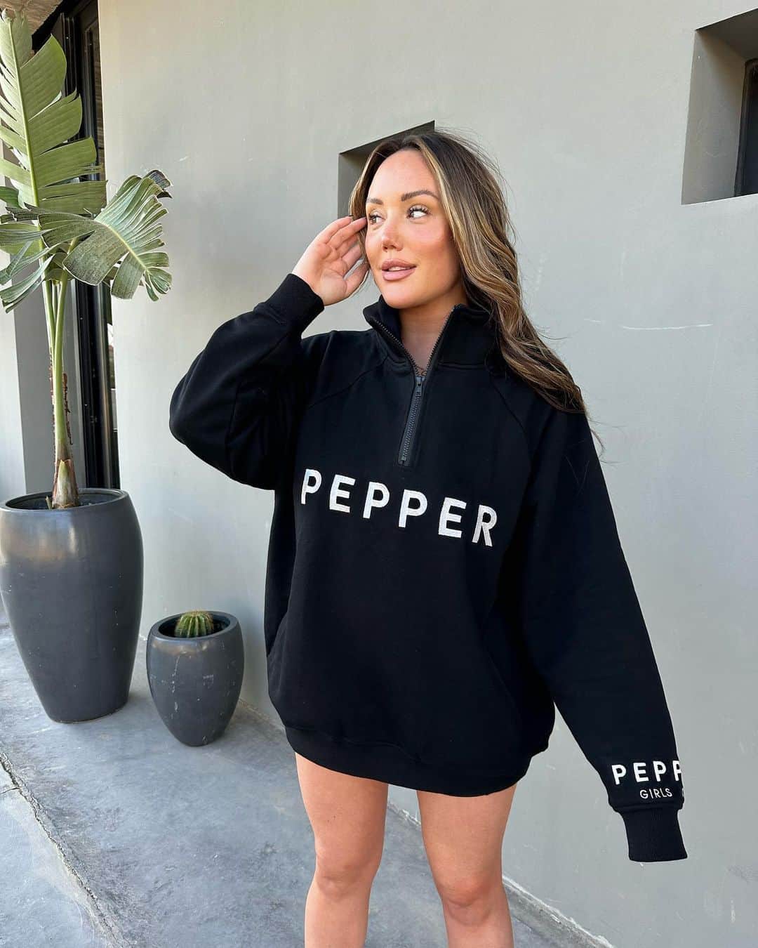 Aka SCUBA CHARLOTTEさんのインスタグラム写真 - (Aka SCUBA CHARLOTTEInstagram)「The ONLY hoodie NEEDED in summer 👀 @peppergirlsclub 😋 All colours live now link on stories 💕」6月27日 21時21分 - charlottegshore