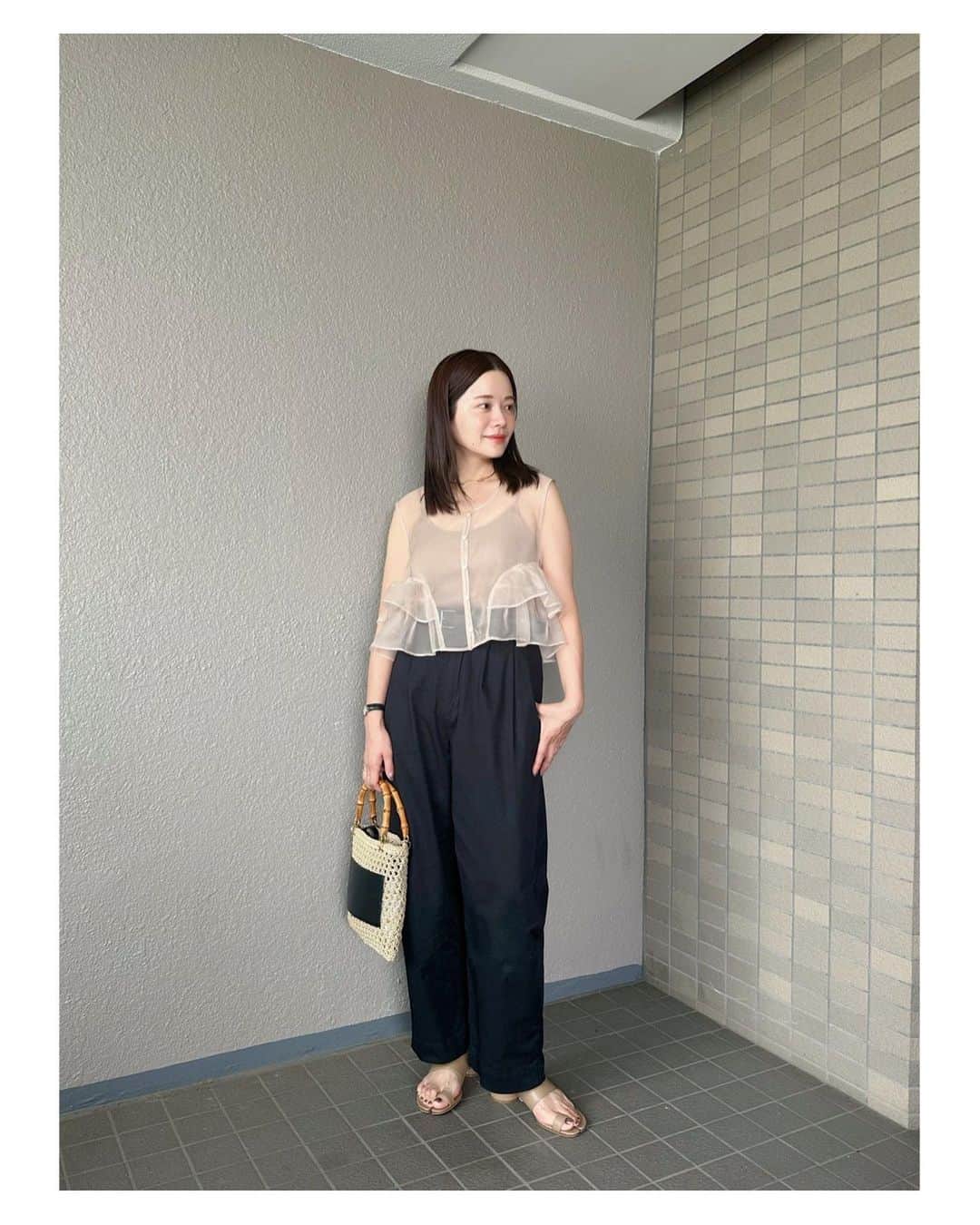 高山直子のインスタグラム：「パンツ再入荷しました♡ 着すぎ😎 でもすき♡ カップ付きリブキャミも暑くなりかなりのヘビロテ率です☀️」