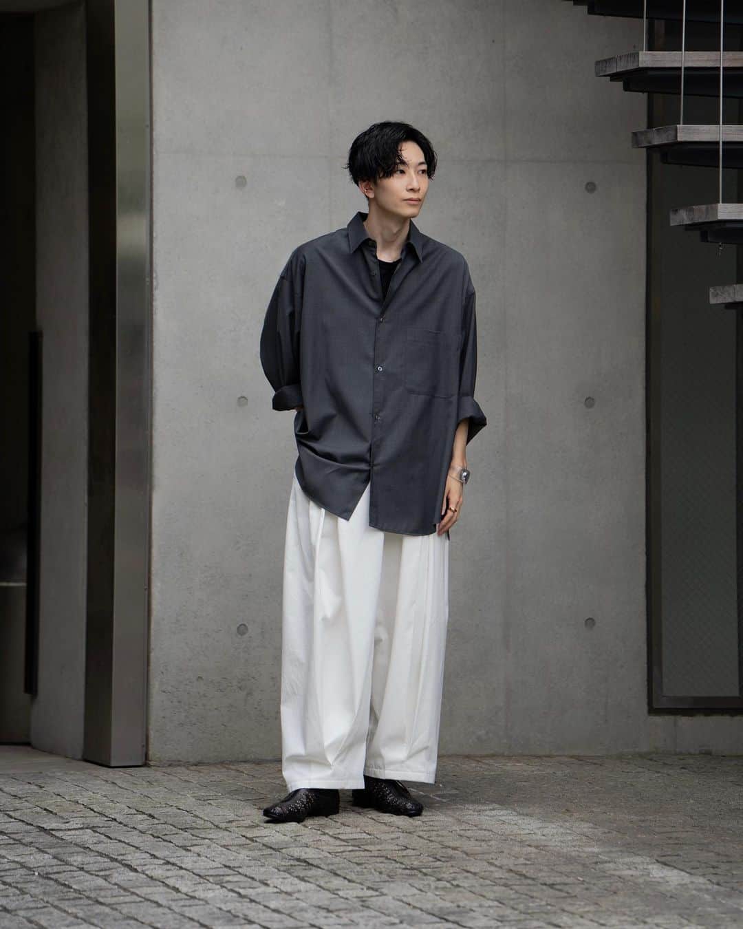 みっきーのインスタグラム：「⁡ ⁡ ⁡ お気に入り詰め込みハッピーセット◎ ⁡ ⁡ shirts #graphpaper  tshirt #thereracs  pants #sagenation  bracelet #weiss watch #isseymiyake shoes #calmanthology  ⁡」