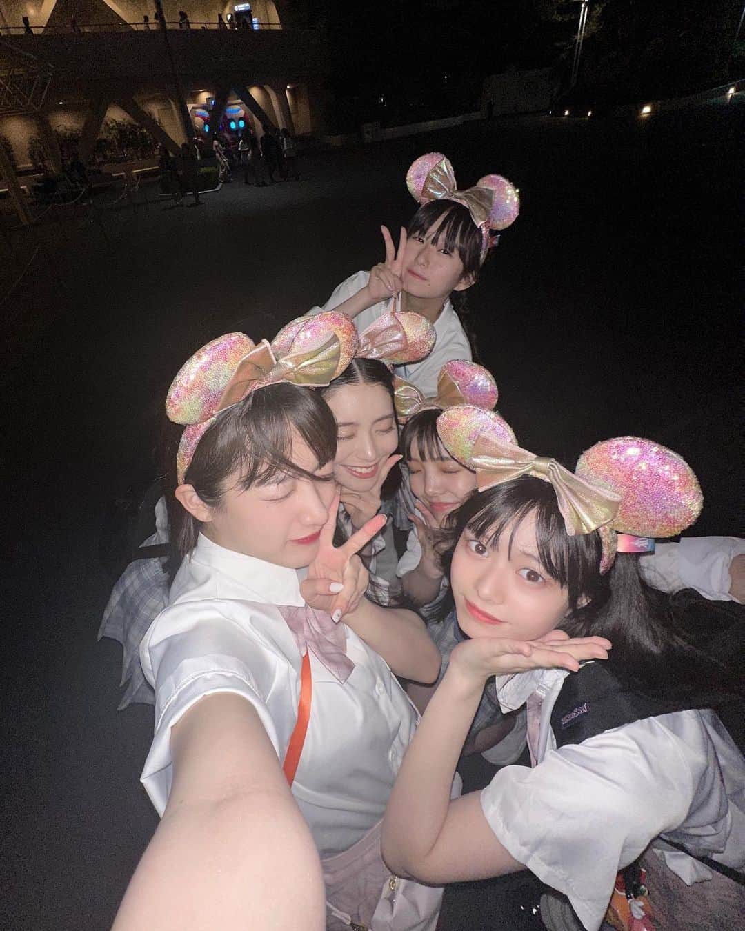 桜木心菜さんのインスタグラム写真 - (桜木心菜Instagram)「❤️💚🤍🧡🤎 . . . #制服ディズニー #disneyland #disney #念願の🐭❤︎ #ジェットコースター #克服しました#もう怖いものはない #エビ中 #低学年メンバー の名前みんなで考えたの! #オーシュ です🦐笑 #ljk #좋아요 #팔로우」6月27日 21時35分 - sakuragi_cocona_official