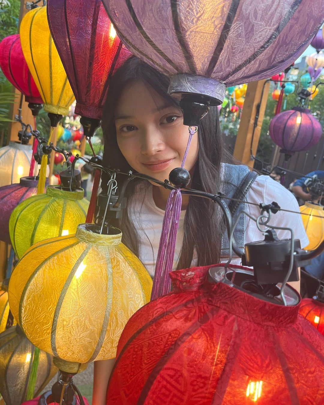 のインスタグラム：「・ 昨日のランタンナイト✨  外が暗くなるのを待っていました➰」