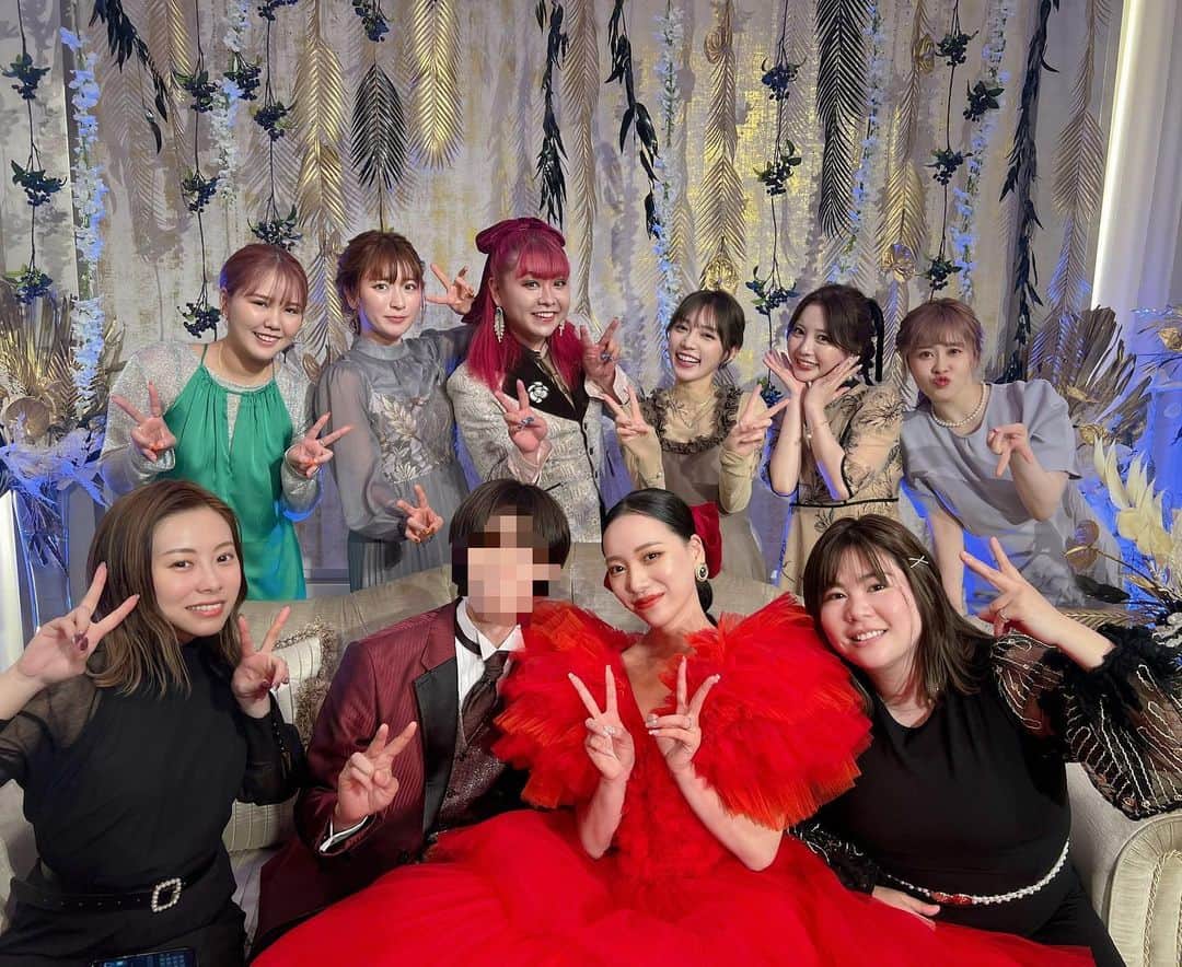 ふくれなのインスタグラム：「タナカガちゃんの結婚式素敵すぎた😭✨ 感動してめっちゃ泣いた🫣  幸せになってね🎀」