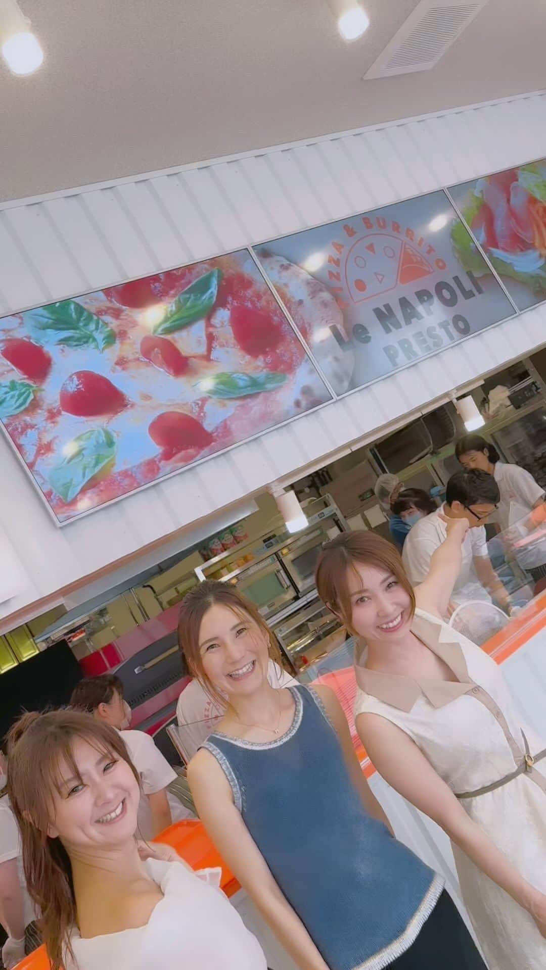 岩田亜矢那のインスタグラム：「Le NAPOLI PREST 高槻店 （レナポリプレスト）  関西最大級のカラオケチェーン 「ジャンボカラオケ広場」グループが運営するお店が、阪急高槻市駅から徒歩3分の場所に、2023年7月1日グランドオープン致します🙋‍♀️  ありそうでなかった  ピッツァxファストフード店🍕💕  LaLasweetメンバーが広告撮影に 参加させて頂きました📷  ピザが焼きたてで美味しすぎました💋 そして、私が大好きなフライドポテト食べ放題🍟 飲み物もフリードリンクだし最高です😊  https://tl-corp.co.jp/lenapoli/open/653/  @jankara  @lenapolikyoto  @nana_ayase_  @aguna___  @ackiy.ko  @piyo0e0519」