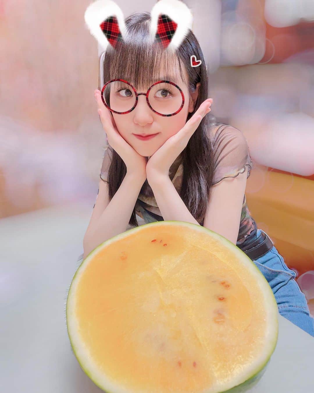 田﨑あさひさんのインスタグラム写真 - (田﨑あさひInstagram)「⁡ ⁡ ⁡ 大きな黄色いスイカ💛🍉🌼  ⁡ ⁡ ⁡ ⁡ ⁡  #田﨑あさひ #bittersweet #ビタスイ #スイカ #黄色いスイカ #🍉 #watermelon」6月27日 21時46分 - asahitasaki