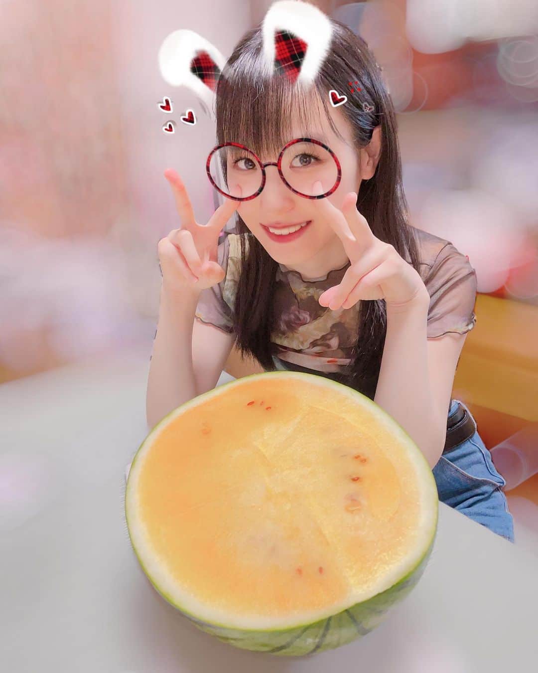 田﨑あさひさんのインスタグラム写真 - (田﨑あさひInstagram)「⁡ ⁡ ⁡ 大きな黄色いスイカ💛🍉🌼  ⁡ ⁡ ⁡ ⁡ ⁡  #田﨑あさひ #bittersweet #ビタスイ #スイカ #黄色いスイカ #🍉 #watermelon」6月27日 21時46分 - asahitasaki