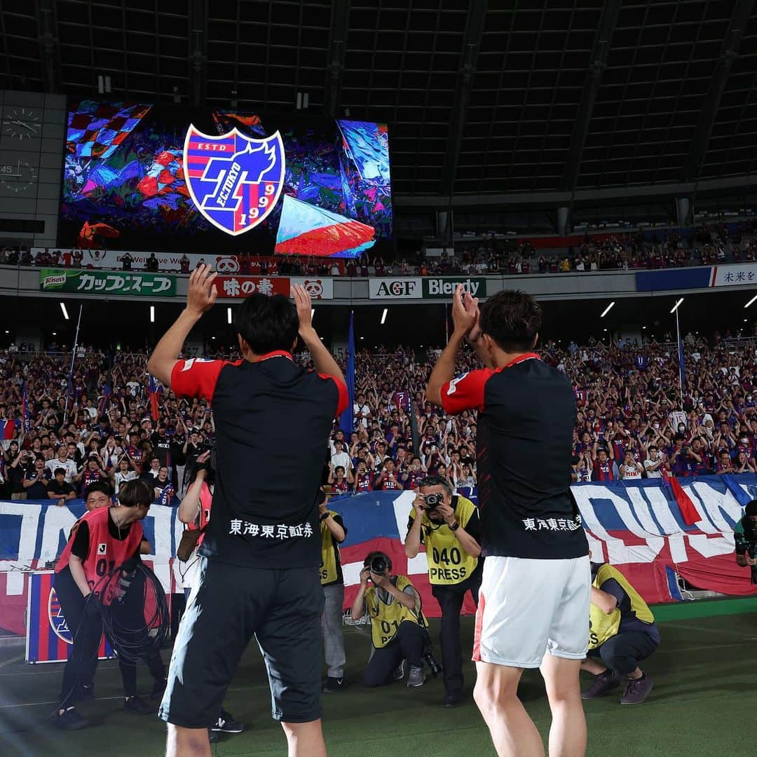 FC東京オフィシャルグッズさんのインスタグラム写真 - (FC東京オフィシャルグッズInstagram)「🔵🔴 vs #名古屋グランパス   2人のファン･サポーターのみなさんに対する想いは変わらない。  ありがとう、ヨネ、ケンスケ。 #名古屋グランパス #米本拓司 選手 #永井謙佑 選手  #FC東京 #fctokyo #tokyo」6月27日 21時56分 - fctokyoofficial