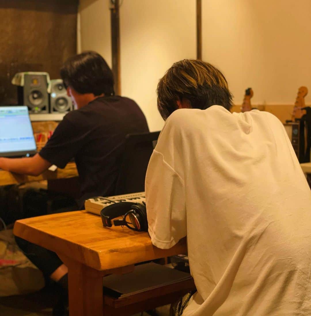 手島章斗さんのインスタグラム写真 - (手島章斗Instagram)「人生楽しいなぁぁああ！！！  #work #lovemusic #vocalist #singer」6月27日 21時50分 - akito_solidemo_official