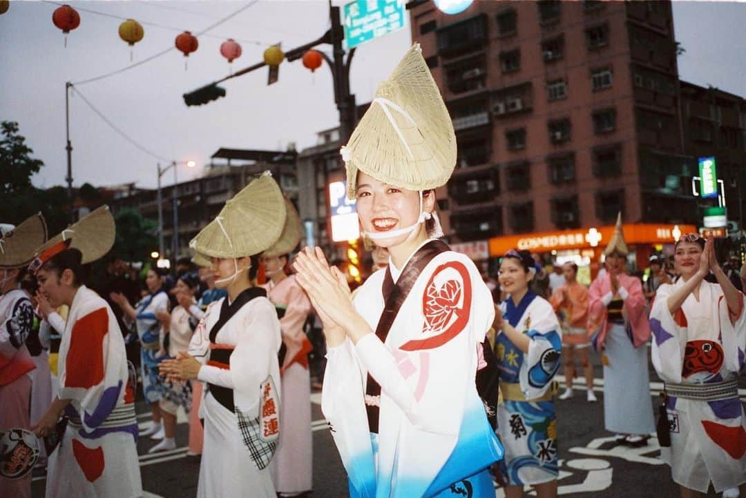 中神円のインスタグラム：「. 🇹🇼台北 2023年阿波舞 📸@gogotimetime  在高圓寺的阿波舞有八月底 如果有機會大家都來看看！  高円寺の阿波踊りは８月末の開催です ぜひ観にきてください！  #阿波舞 #台灣阿波舞 #松山慈祐宮 #阿波踊り #高円寺阿波踊り」