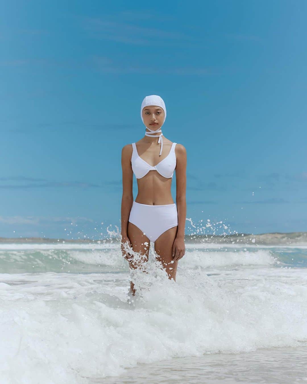 のインスタグラム：「Two friends, one drop in the ocean 💧 From our Issue Forty-Eight cover shoot, Bodies of Water.  (Photos: @michaeloliverlove, Styling: @kristivlok, Hair & Makeup: @magicalmishelle, Models: @domz.evans at @kultmodels and @juan.ehlers at @topcomodels, Production: @herocreativemanagement)」