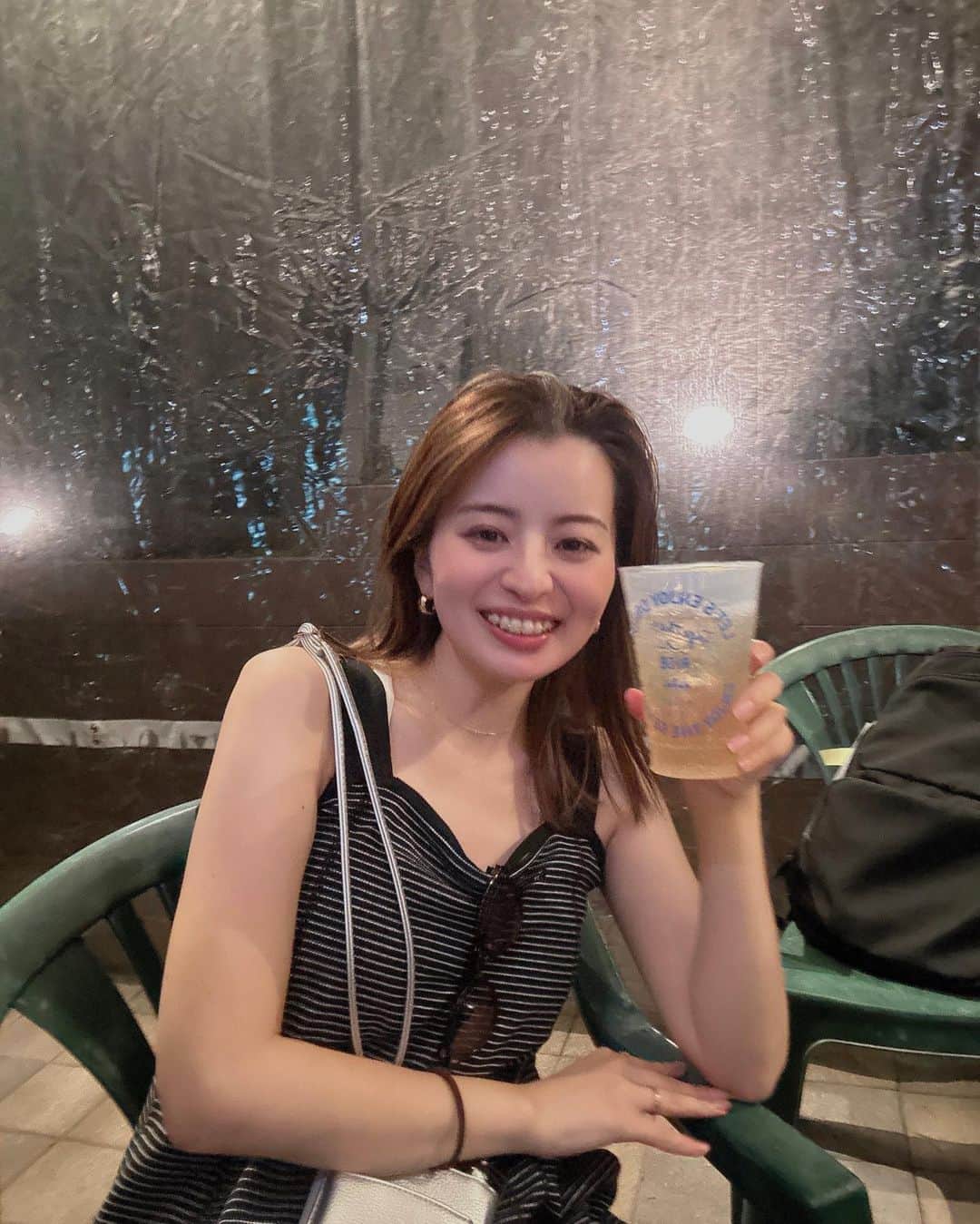 田中優衣のインスタグラム：「少し夏っぽいことができた🍉☀️ 矯正が少しづつ進んで 笑った時の前歯が少し引っ込んだ気がする〜。  ストーリーでたくさん質問もらったのだけど、 ワンピは @mistletoe24_official です！」