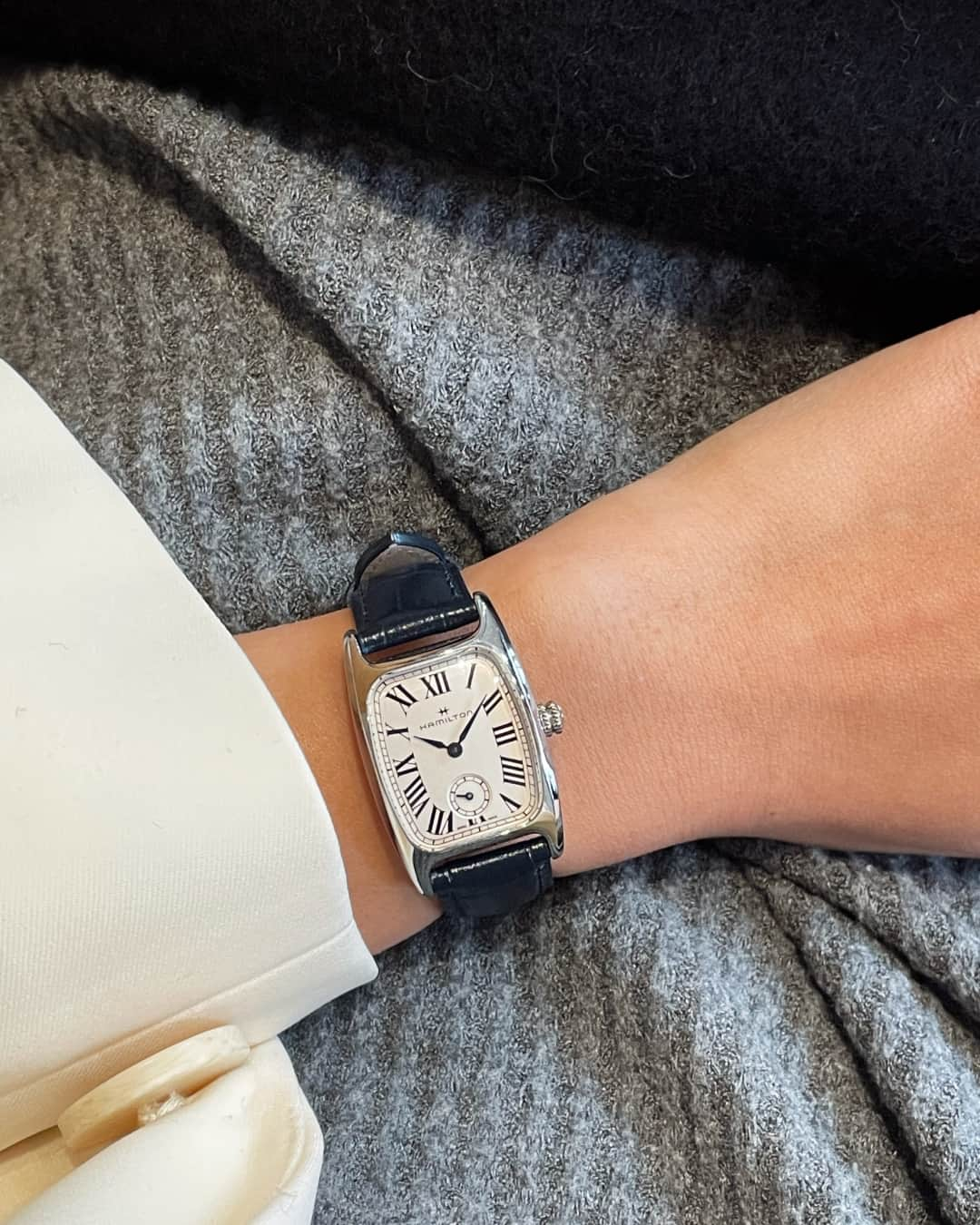 Hamilton Watchのインスタグラム：「A classic watch with a character all its own. With its bold geometry and smooth lines, the design of the Hamilton Boulton preserves the emblematic aesthetic codes of the Art Deco era.  #hamiltonwatch #boulton #timepiece」