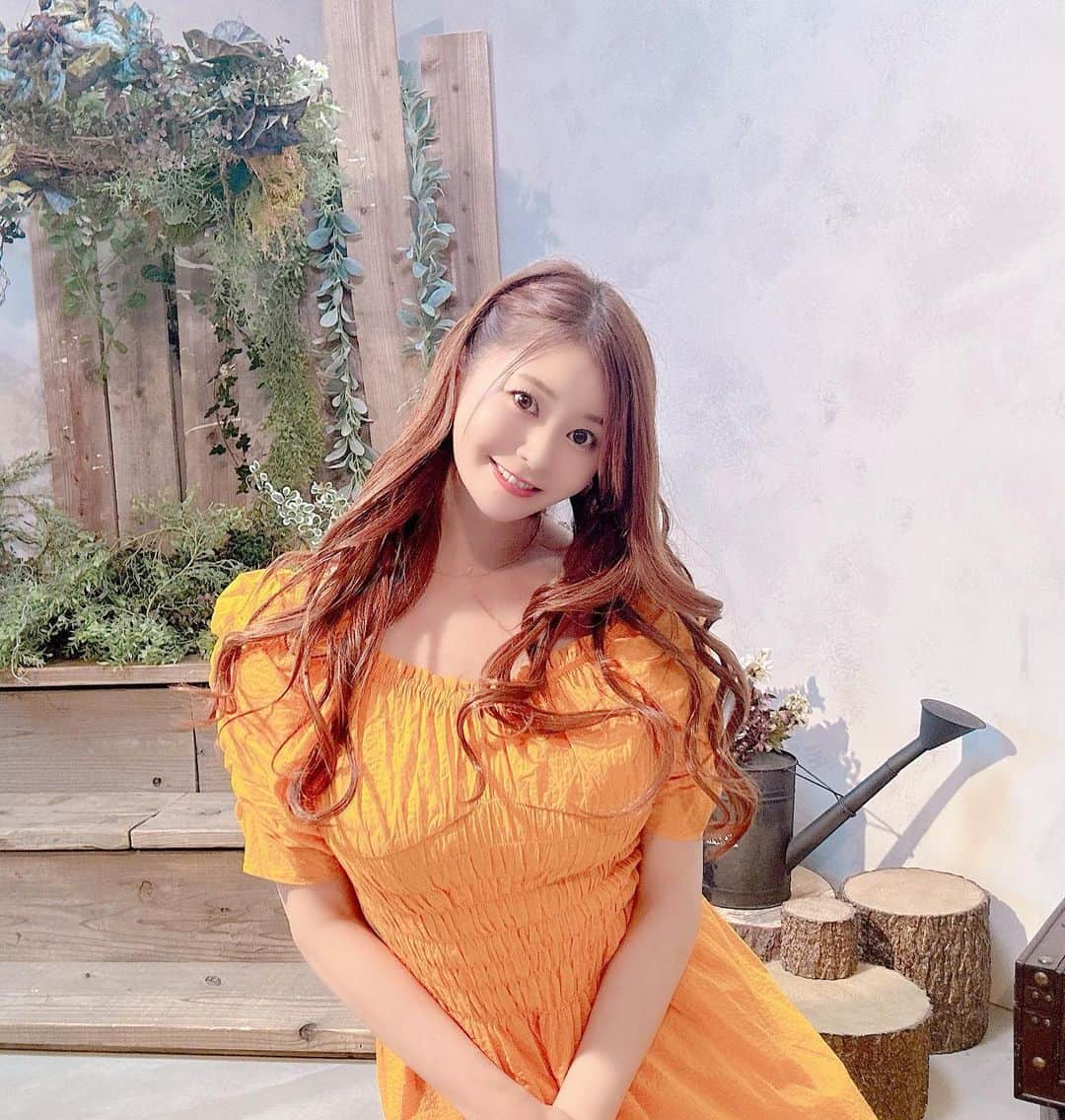 葵百合香（八田愛梨）のインスタグラム：「5月のオフ会に来てくれた皆様ありがとうございました🥰 皆が来てくれないとオフ会も開催出来ないし本当にいつも集まってくれてありがと〜😭✨ 私が釣ったお魚その場で食べたよ💕 美味しかったね💕 #葵百合香 #av女優 #セクシー  #セクシー女優  #高身長 #巨乳 #熟女 #人妻 #撮影会 #エッチなお姉さん #オフ会 #グラビア」