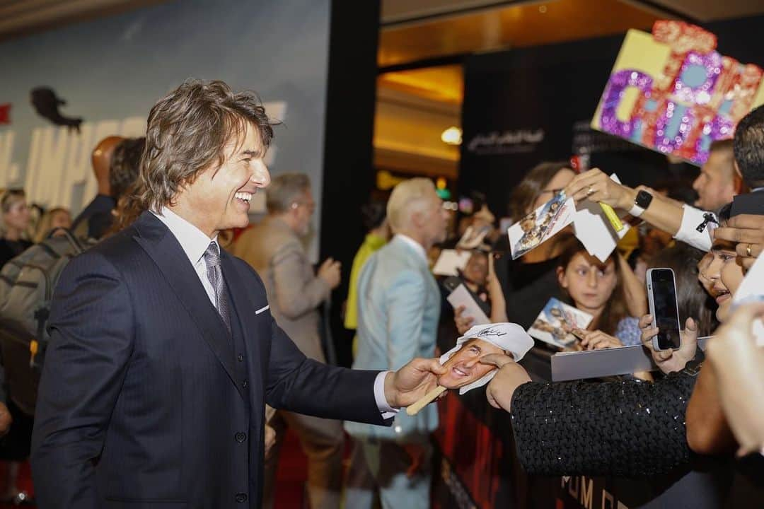 トム・クルーズさんのインスタグラム写真 - (トム・クルーズInstagram)「Thank you to the people of Abu Dhabi for such a warm welcome and for supporting our movie. It was such an honor to film in your beautiful country and bring your new airport to life!」6月27日 22時26分 - tomcruise