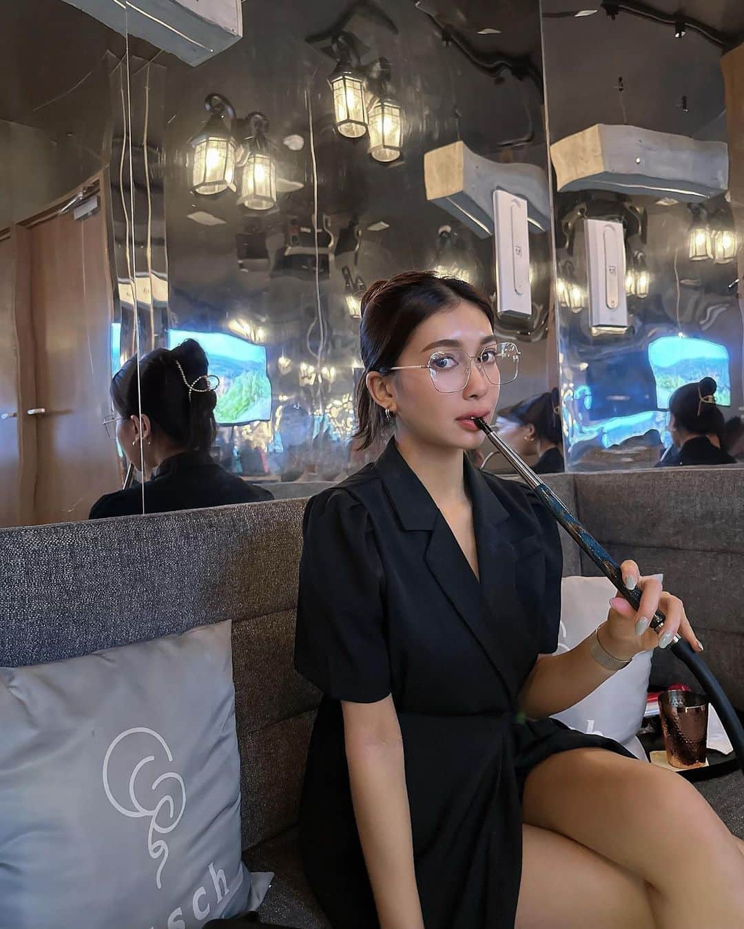 UESUGIRINAのインスタグラム：「🌬🤍  個室でシーシャあって、スマブラできて カラオケも歌えるとこ最高すぎないか。    #shisha #azabujuban」