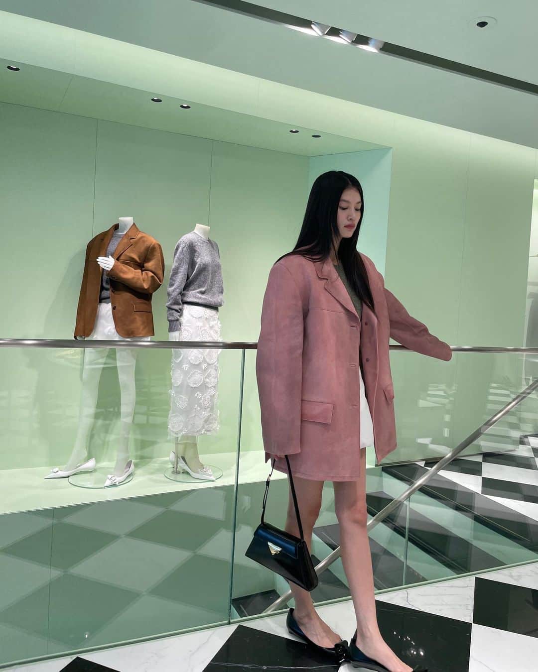 のインスタグラム：「@prada FW23 Press Day🤍 #PradaFW23 #Prada」