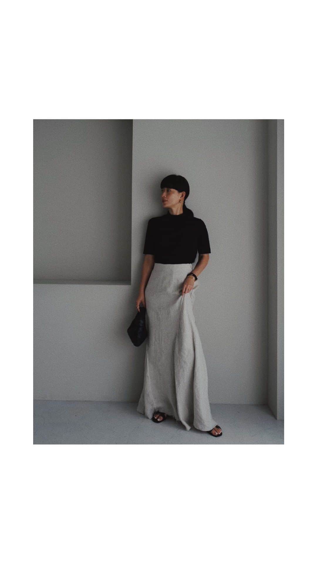 JUNNAのインスタグラム：「リネンのセットアップの日  tops/ #ETRE2wayリネンラップシャツ bottom/ #ETREリネンロングマーメイドスカート sandal/ #HERMÈS bag/ #BottegaVeneta  #etretokyo#156cm」
