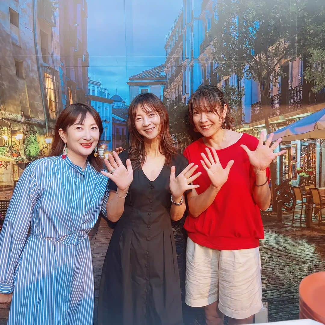 谷口キヨコさんのインスタグラム写真 - (谷口キヨコInstagram)「ANAクラウンプラザホテルのスパニッシュ🇪🇸ビアガーデンはこの三人とやなぎおねーさまと行きました🍻楽しくて美味しくて…やっぱりサイコー😃⤴️⤴️ #ANAクラウンプラザホテル大阪 　 #珠久美穂子　#大塚由美　#谷口キヨコ　#キヨピー　#ビアガーデン　#スペインビアガーデン」6月27日 23時03分 - kiyokotaniguchi