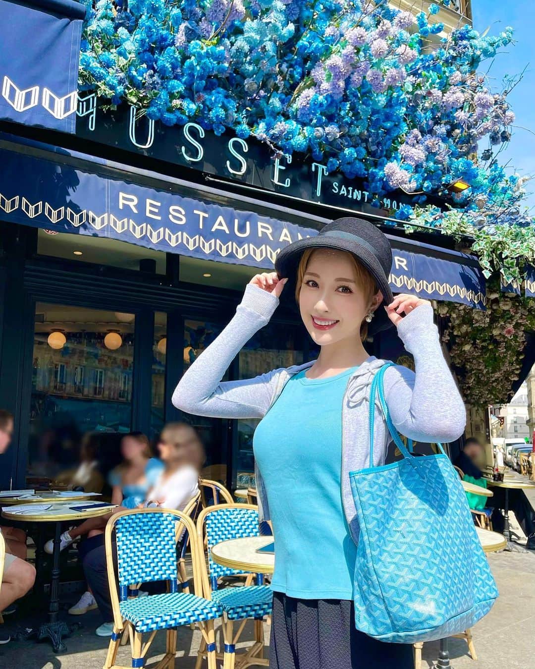 瀬戸早妃のインスタグラム：「Parisにきています💙  久しぶりの海外旅行. 心配していた治安ですが今のところみなさん親切で優しい方ばかり✨ 思いっきり楽しんできます🇫🇷🥰  Je voyage 21 heures à Paris, France. Cela fait longtemps que je n'ai pas voyagé à l'étranger, et je veux en profiter au maximum  #Paris #France」