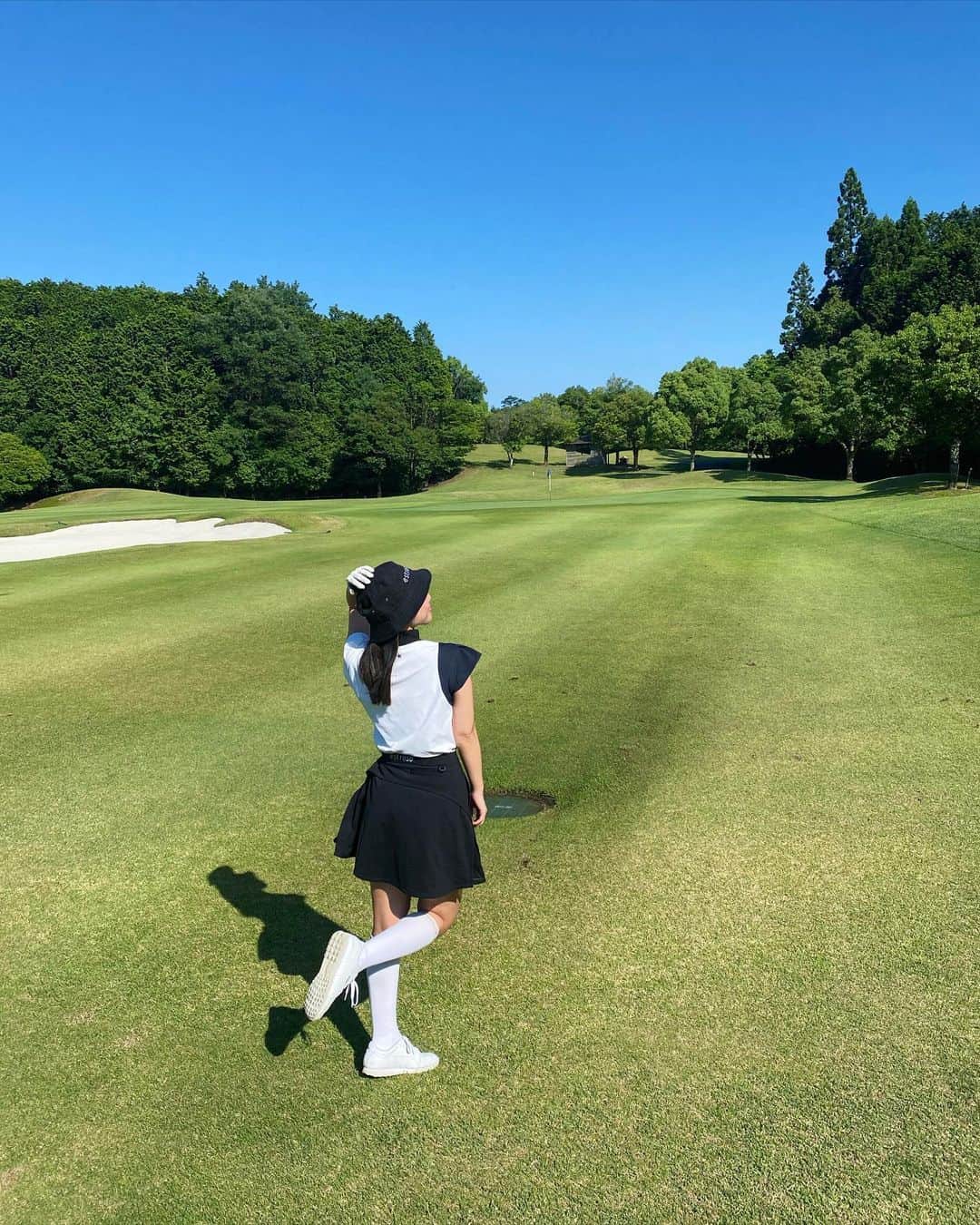 藤森マリナさんのインスタグラム写真 - (藤森マリナInstagram)「@estroso_official ⛳️💚  ㅤㅤ可愛いくて着心地抜群動きやすい 汗かいてもすぐ乾く素材🤍 最後の動画は天ぷらだけどまあよし🍤✨ その一つ前は苦手な5番ウッドが あたったやつ👏☺️ そしてやっぱ脂肪溶解液してから 二の腕痩せたわ❤️‍🔥 #脂肪溶解#solnis  ㅤㅤ  ㅤㅤ🚩大津カントリークラブ東コース/ 108 ㅤㅤ  ㅤㅤ  ㅤㅤ#estroso#エストロッソ #golfstagram#golfwear#golf女子#golfswing#golfislife#golfgirl#ゴルフ女子#ゴルフウェア#ゴルフコーデ#ゴルフ初心者#バケハコーデ#モックネック#大津カントリークラブ東コース#まりなはんのゴルフ記録#100切り」6月27日 23時11分 - maaarina0806