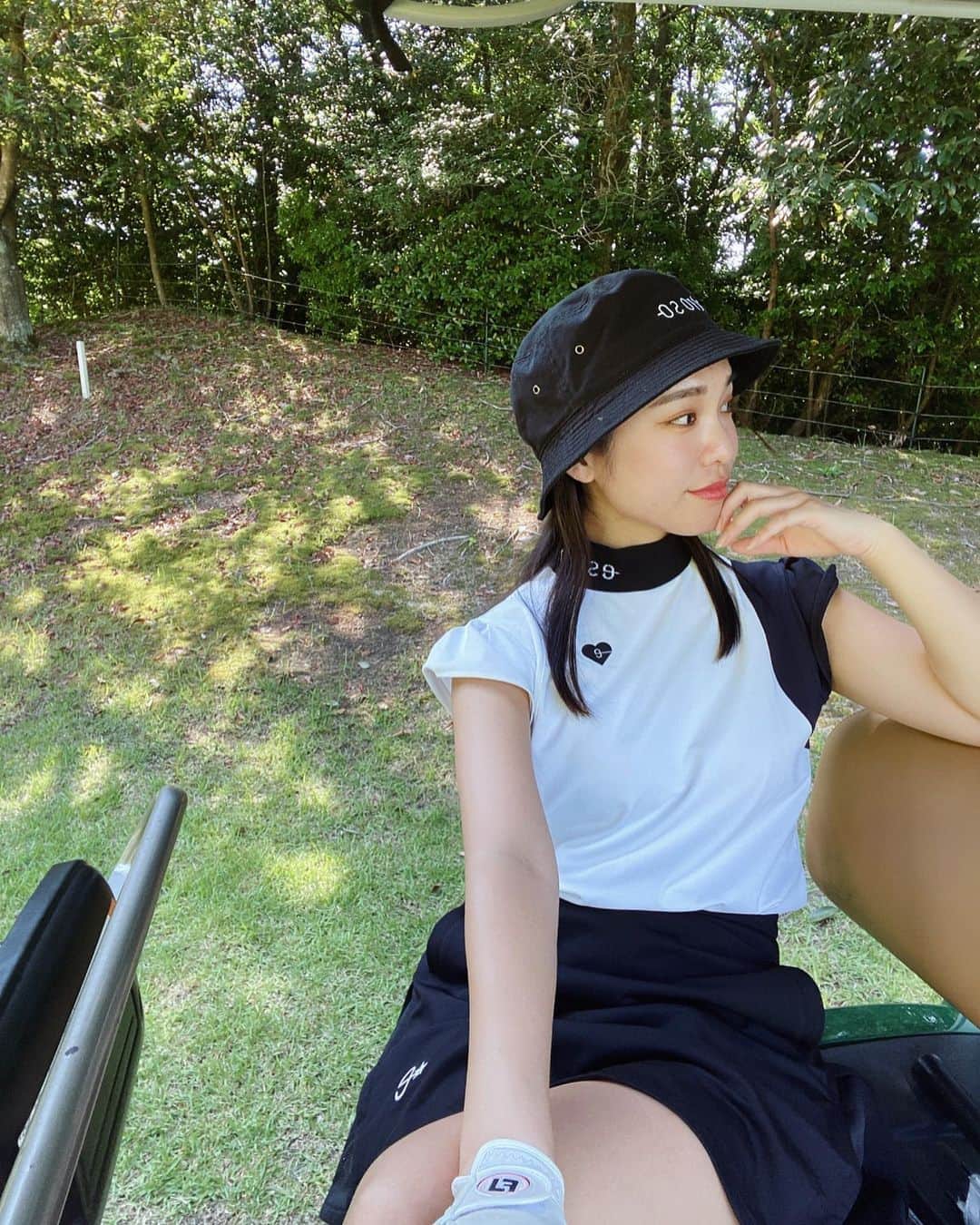 藤森マリナさんのインスタグラム写真 - (藤森マリナInstagram)「@estroso_official ⛳️💚  ㅤㅤ可愛いくて着心地抜群動きやすい 汗かいてもすぐ乾く素材🤍 最後の動画は天ぷらだけどまあよし🍤✨ その一つ前は苦手な5番ウッドが あたったやつ👏☺️ そしてやっぱ脂肪溶解液してから 二の腕痩せたわ❤️‍🔥 #脂肪溶解#solnis  ㅤㅤ  ㅤㅤ🚩大津カントリークラブ東コース/ 108 ㅤㅤ  ㅤㅤ  ㅤㅤ#estroso#エストロッソ #golfstagram#golfwear#golf女子#golfswing#golfislife#golfgirl#ゴルフ女子#ゴルフウェア#ゴルフコーデ#ゴルフ初心者#バケハコーデ#モックネック#大津カントリークラブ東コース#まりなはんのゴルフ記録#100切り」6月27日 23時11分 - maaarina0806
