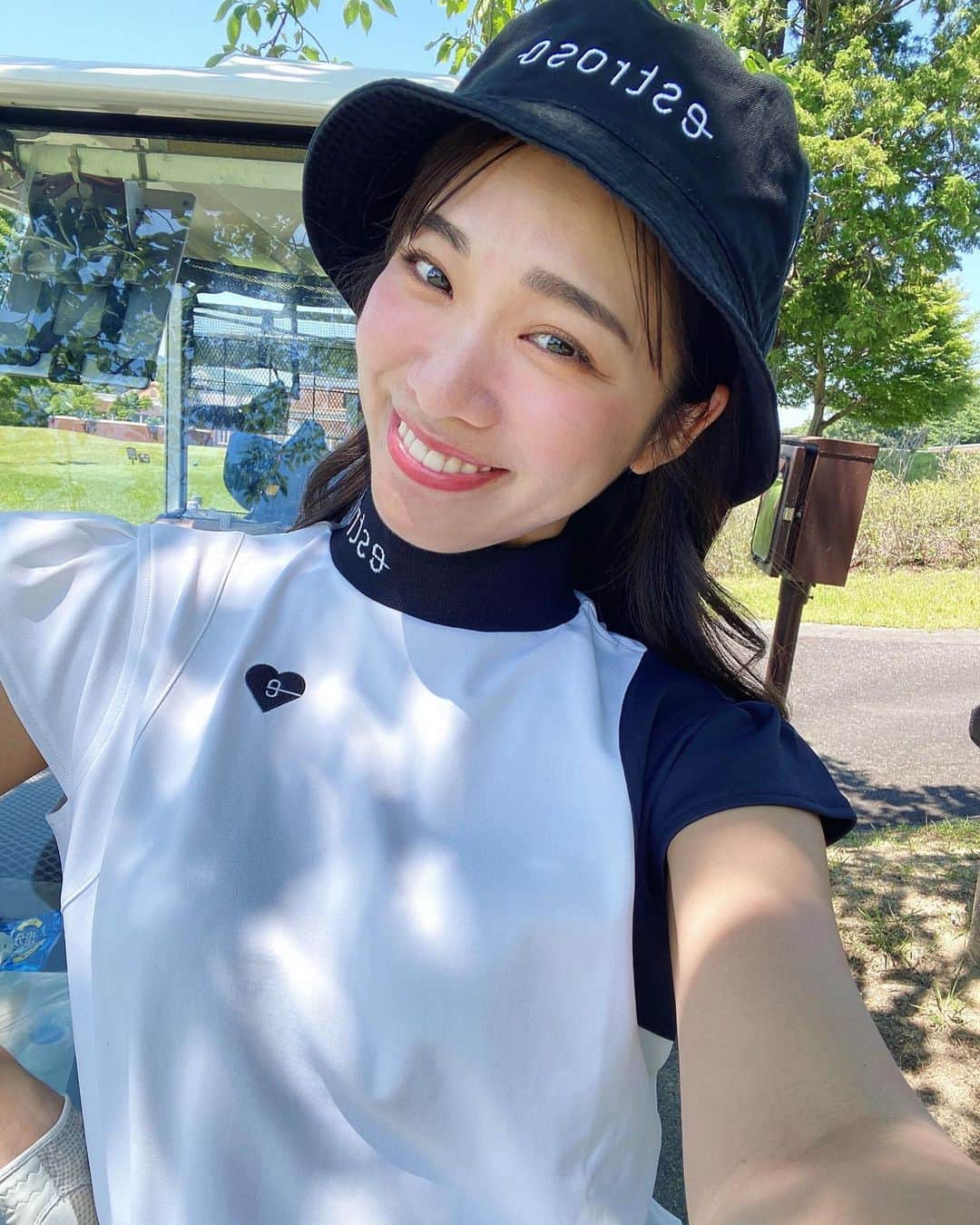 藤森マリナさんのインスタグラム写真 - (藤森マリナInstagram)「@estroso_official ⛳️💚  ㅤㅤ可愛いくて着心地抜群動きやすい 汗かいてもすぐ乾く素材🤍 最後の動画は天ぷらだけどまあよし🍤✨ その一つ前は苦手な5番ウッドが あたったやつ👏☺️ そしてやっぱ脂肪溶解液してから 二の腕痩せたわ❤️‍🔥 #脂肪溶解#solnis  ㅤㅤ  ㅤㅤ🚩大津カントリークラブ東コース/ 108 ㅤㅤ  ㅤㅤ  ㅤㅤ#estroso#エストロッソ #golfstagram#golfwear#golf女子#golfswing#golfislife#golfgirl#ゴルフ女子#ゴルフウェア#ゴルフコーデ#ゴルフ初心者#バケハコーデ#モックネック#大津カントリークラブ東コース#まりなはんのゴルフ記録#100切り」6月27日 23時11分 - maaarina0806