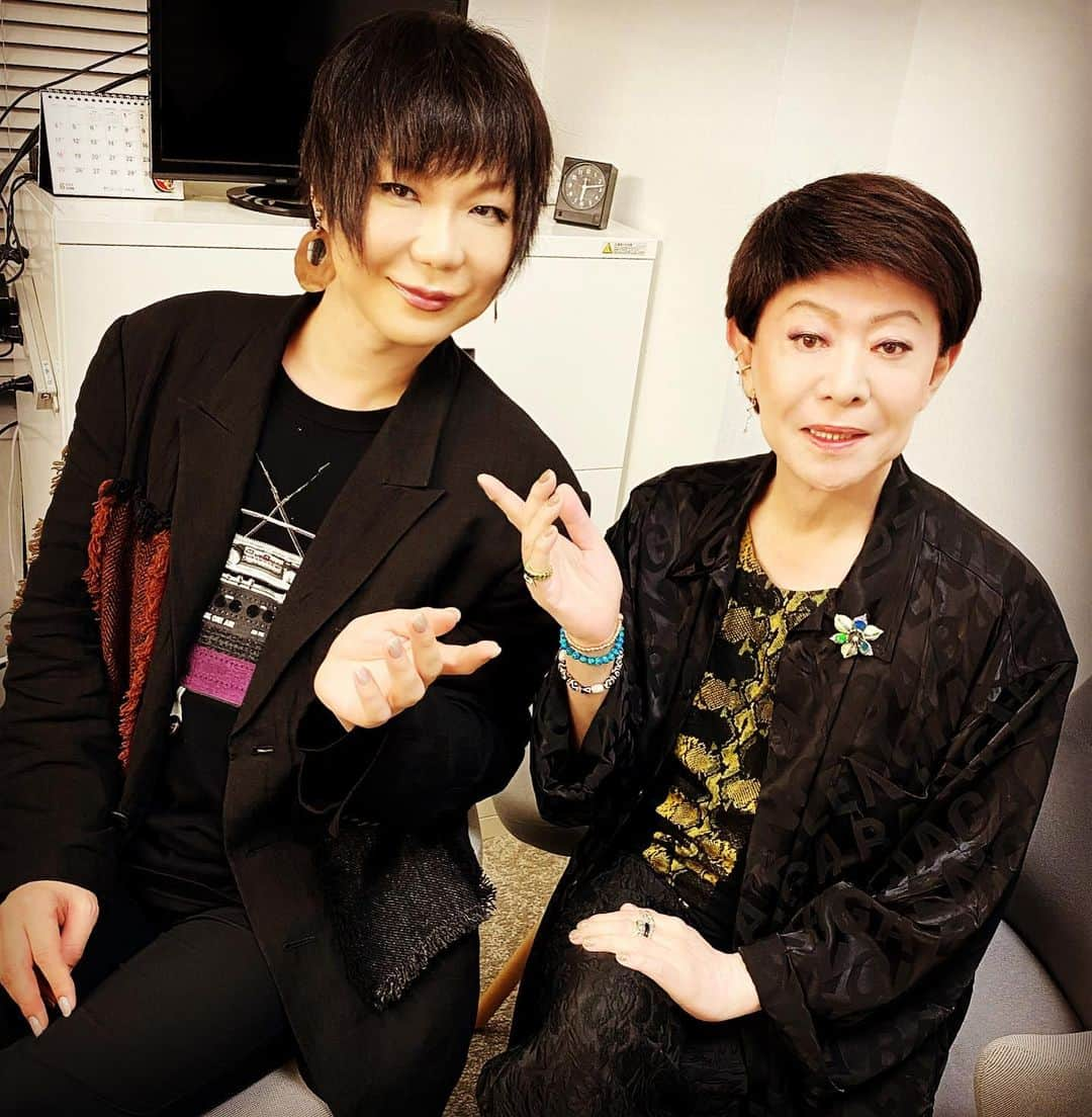 ミッツ・マングローブさんのインスタグラム写真 - (ミッツ・マングローブInstagram)「with Kenichi Mikawa  この人の全身に吸い込まれそうになるのを、いつも睨めっこして踏み止まる。  Realizing myself being with Mikawa-san never means less. Defenitely the hero of my life.  #美川憲一 @kenichimikawa_official  #5時に夢中 @gojimustaff」6月27日 23時12分 - mitz_mangrove