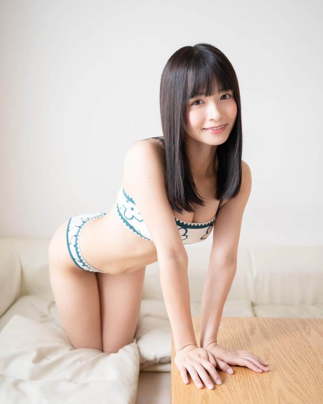 百川晴香さんのインスタグラム写真 - (百川晴香Instagram)「インスタグラビアvol.580👙最近冷房付け始めたりで温度差もあるしみんな体調気をつけてねん🫶✨   #japanesegirl #idol #followme #cute」6月27日 23時19分 - momokawaharuka