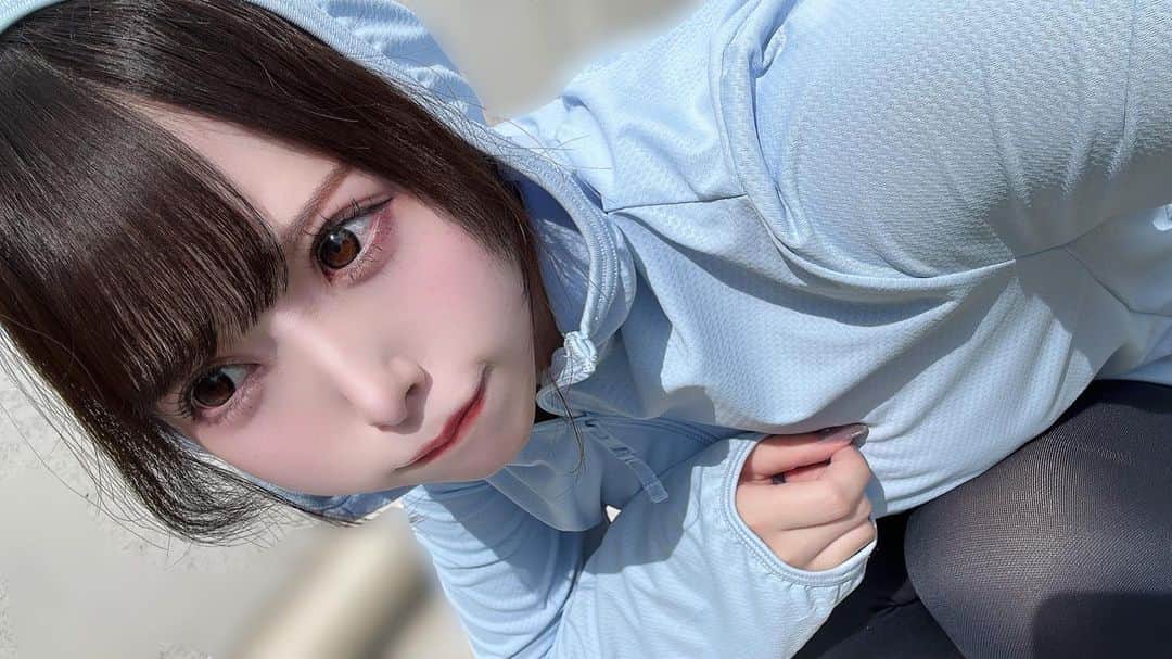 妃美穂のインスタグラム：「🦭💗  みほちゃんの夏コーデ。 夏になればなるほど露出ゼロ(^^)☀️ , , #夏コーデ #夏ネイル #日焼け対策 #日焼け止め下地 #可愛い #かわいくなりたい #可愛い子と繋がりたい #プリクラ #自撮り #自撮り界隈 #自撮り女子 #量産型ヲタク #量産型 #地雷 #地雷メイク #地雷系女子 #アイドル #地下アイドル #隠しきれないヲタク #ゲーム女子  #ヘアメ  #instagood #likesforlike #ふぉろーみー #followme #フォロー大歓迎 #idol #cosplay #韓国好きな人と繋がりたい」