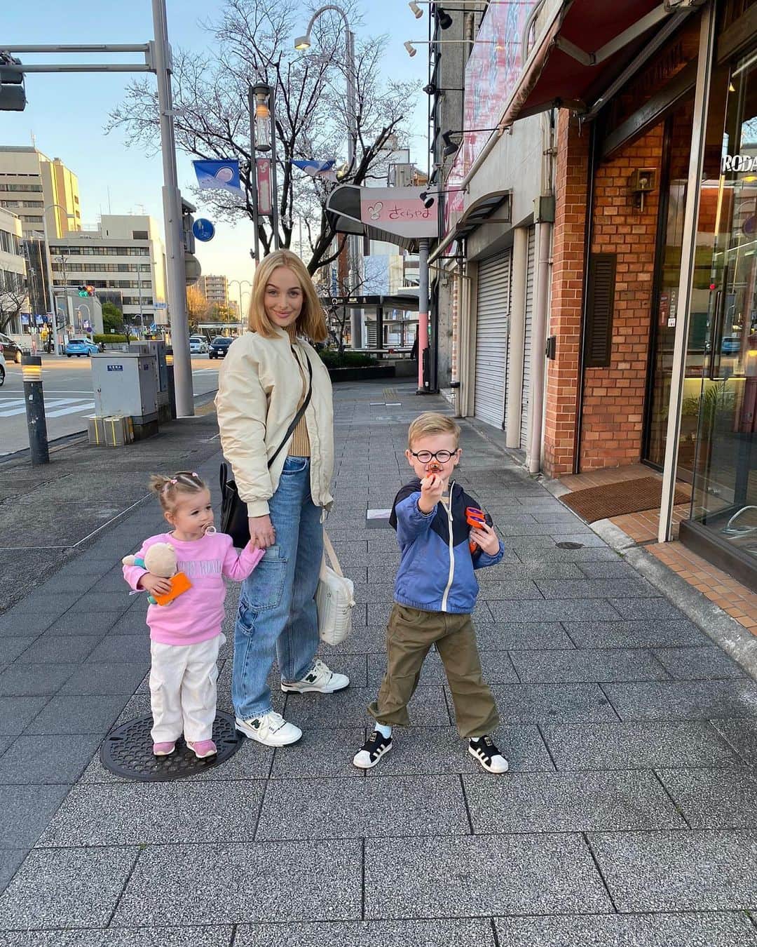 リアノン・ランゲラック（ミッチェル・ランゲラックの妻）のインスタグラム：「Little bit of lately.. 🫶🏼」