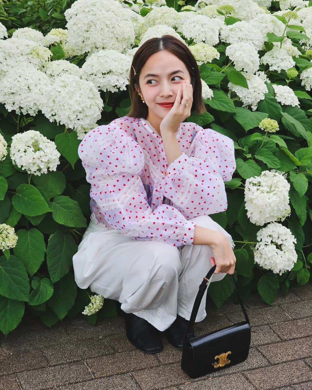 バイトゥーイ・ズワピットさんのインスタグラム写真 - (バイトゥーイ・ズワピットInstagram)「☁️☁️ ☁️」6月13日 14時50分 - iiitoei