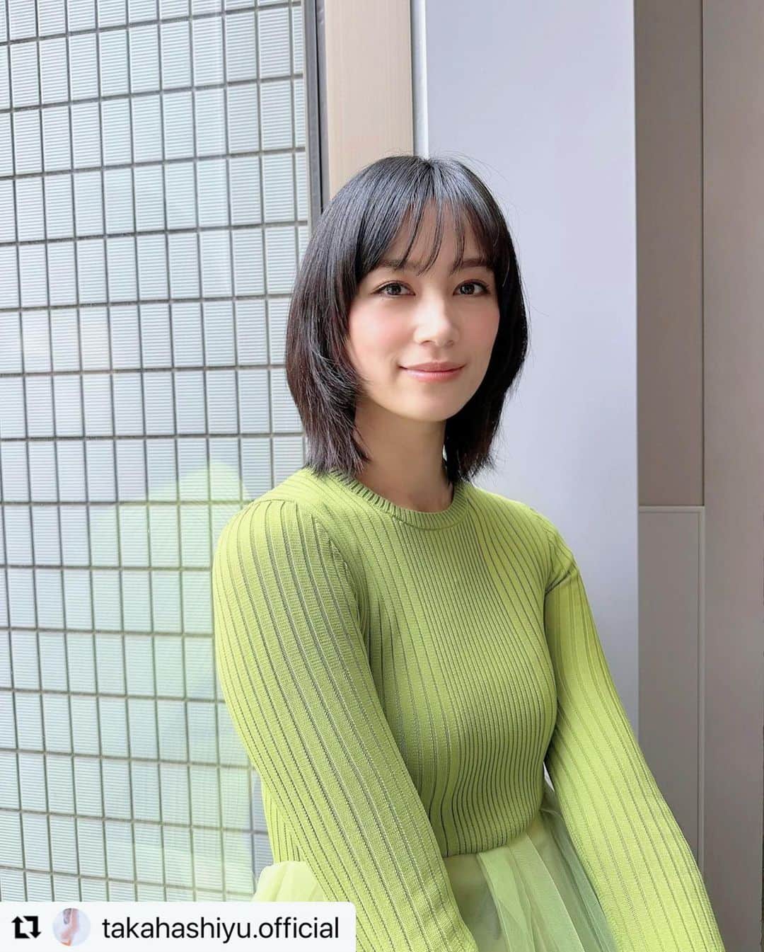 のインスタグラム：「ゆーちゃん🩵  @takahashiyu.official   おしゃれhair👩🏻‍🦰　 @shiro_japan  の🟢ネイル  📍tbs  #Repost @takahashiyu.official with @use.repost ・・・ ひるおび💚生放送 ありがとうございました!! 恵さんも八代さんも志らく師匠も江藤アナもみーんな柔らかくてお話していると力が湧きます。♡  今日の私を彩ってくれたのも 理沙ちゃん @hairmakeupbylisayamaguchi  柴田さん @df4810  みなみちゃんもいつもThank you❤️  靴は家から履いてきたものが衣装にぴったりだったので履きました🍀🍀」