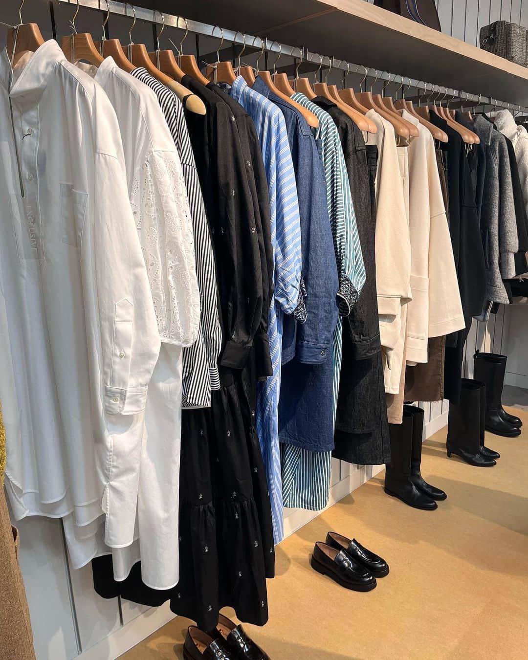 デミルクス ビームス 新宿のインスタグラム：「. ❄️2023 AUTUMN&WINTER🍂 . テーマはneo conservative💎 . #demiluxebeams  #デミルクスビームス #demiluxebeams_shinjuku  #beams #ビームス」
