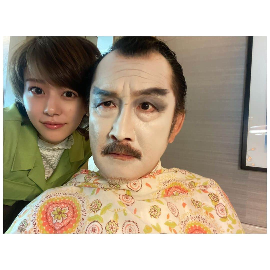 高畑充希さんのインスタグラム写真 - (高畑充希Instagram)「パパとママのことも 愛しすぎてるってはなし🧛‍♀️🧛‍♂️💗  みんなでクランクアップさせてくれるなんて、 スタッフチーム最高か！笑 ありがとう。  今夜ついに最終回！ みて血ょ🩸」6月13日 15時31分 - mitsuki_takahata