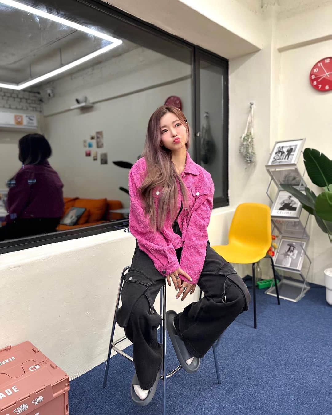 GilMeさんのインスタグラム写真 - (GilMeInstagram)「프로뒷북러로써 킬빌 커버영상때 사진  한 세달만에 올리기.  불성실한 인스타이지만  유튜브는 일주일에 한번씩  성실히 업로드 되고 있었습니다!!ㅋㅋ 가끔 생각나실 때 놀러들 와주세요🙏🏻 <클로버스타일>🍀🙌🏻  #유튜브채널 #클로버스타일 #길미  #youtubechannel #cloverstyle #gilme」6月13日 15時51分 - gilmebaby