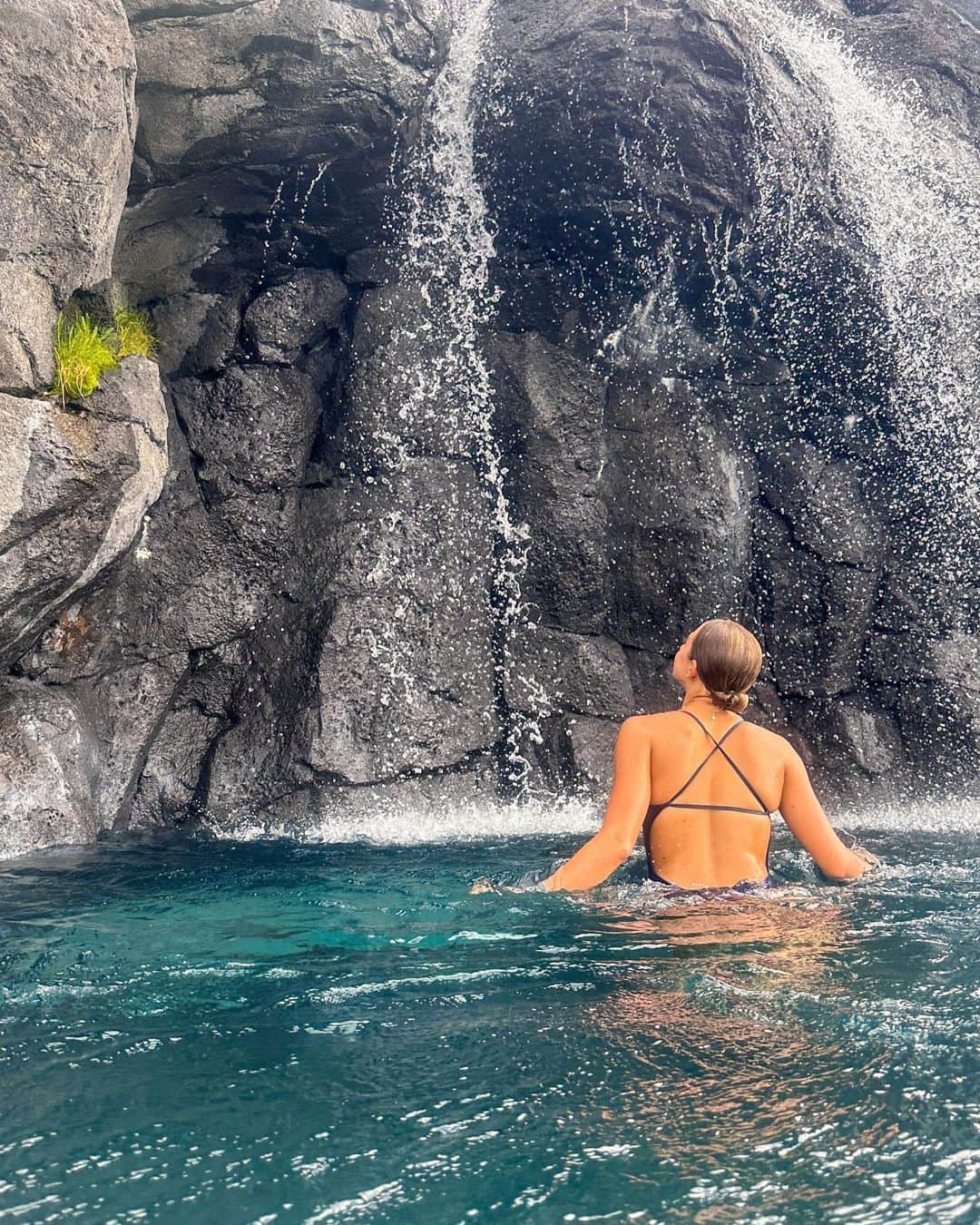 のインスタグラム：「Chasing waterfalls, all the way to Iceland 🇮🇸 // #jolynaustralia」