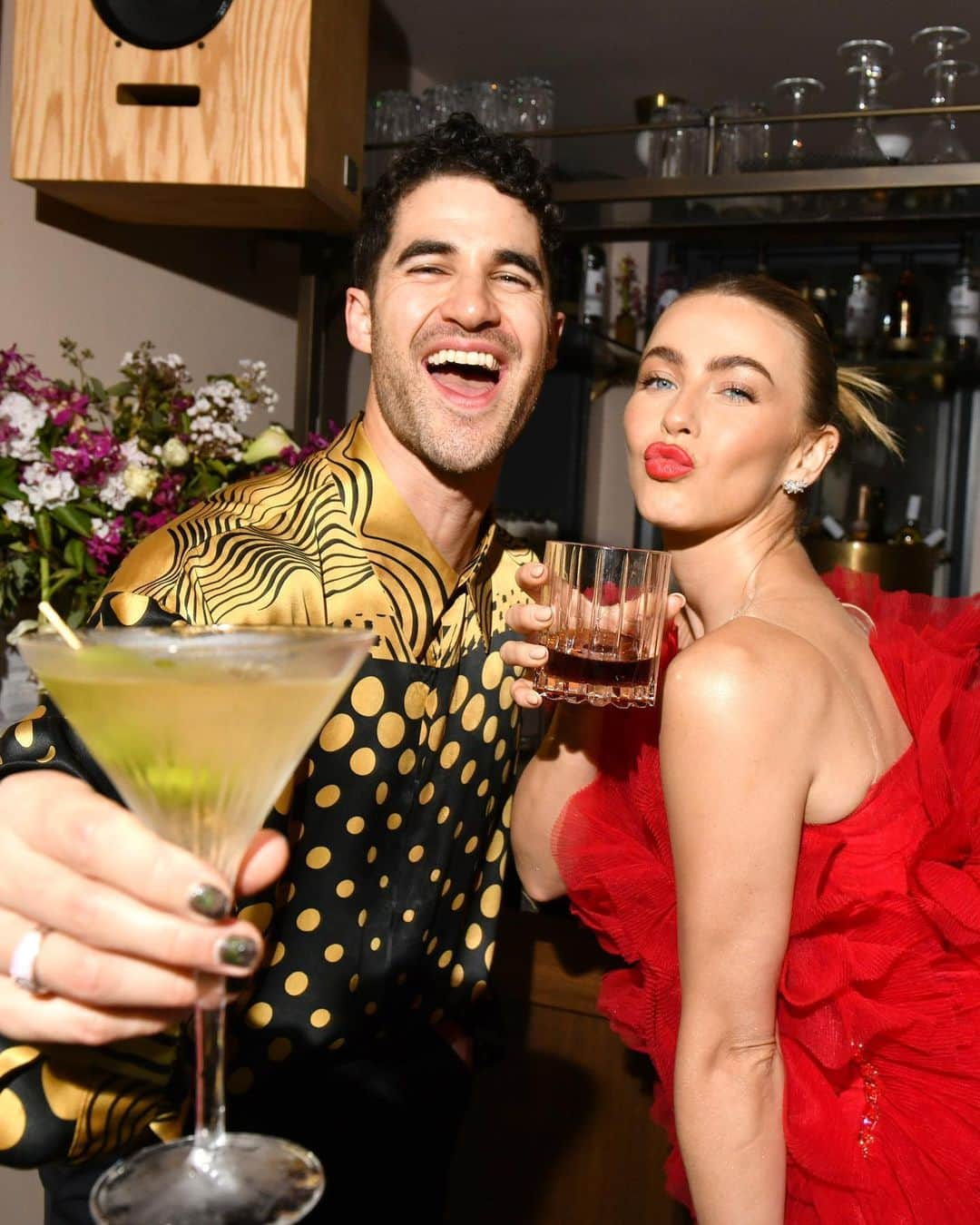 ジュリアン・ハフさんのインスタグラム写真 - (ジュリアン・ハフInstagram)「#ad Hosting the 2nd Annual After After Party with @zacaparumusa XO and my bestie @darrencriss 🥃」6月13日 7時49分 - juleshough