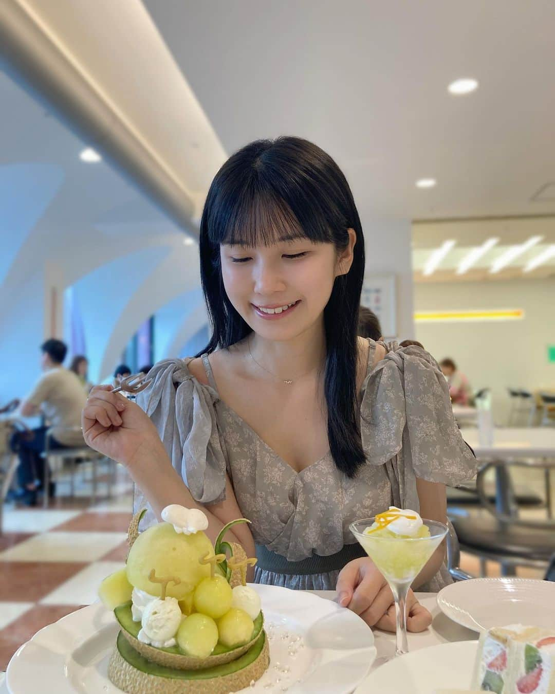 道重佐保さんのインスタグラム写真 - (道重佐保Instagram)「ちょっぴり早いけど夏休みの味がした〜🍈😆👒  #タカノフルーツパーラー #メロン #🍈 #パフェ  #portrait #japanesegirl #ig_japan #followme ⁡#人像攝影 #健康美 #彼女 #日本的 #ビジョビ #道重佐保 #michishigesaho」6月13日 8時18分 - sahomichishige