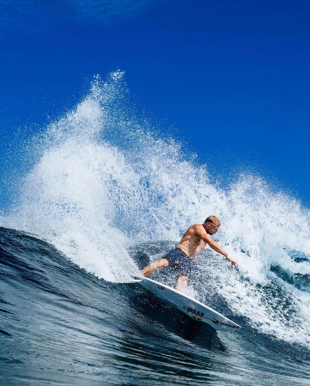 リップカールさんのインスタグラム写真 - (リップカールInstagram)「Join us in wishing a very Happy Birthday to @mfanno! ⁠ ⁠ Drop a birthday message for the 3x World Surfing Champion in the comments below. ⁠ ⁠ --⁠ ⁠ #RipCurl #MickFanning #HappyBirthday #Surfing #Mentawais #WorldChampion」6月13日 8時34分 - ripcurl