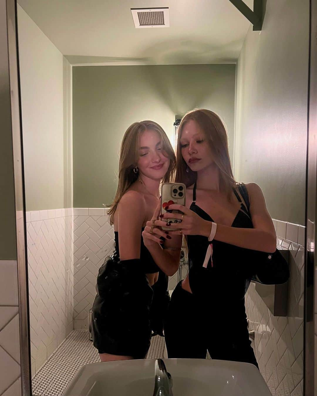 ローレン・オーランドさんのインスタグラム写真 - (ローレン・オーランドInstagram)「bits and pieces」6月13日 8時45分 - laurenorlando88