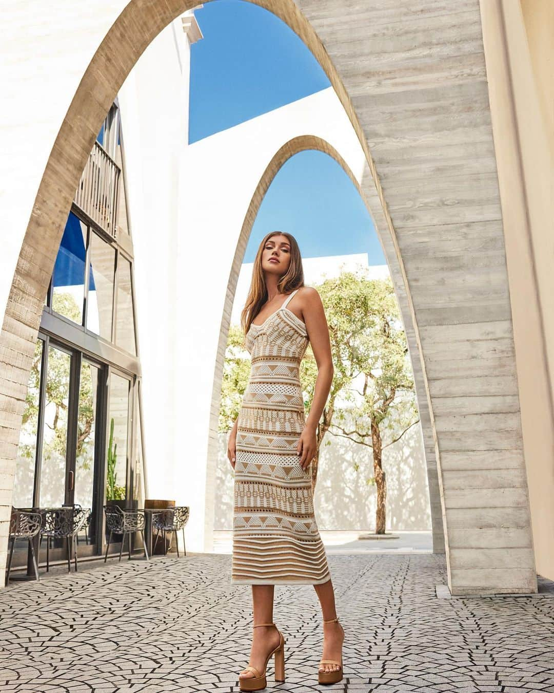 ミリーのインスタグラム：「Effortlessly elegant, the Geo Jacquard Midi dress takes you from day to night with ease.」