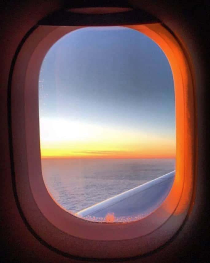 ミッシェルジョナスのインスタグラム：「#adventure awaits…#travel in #style ✈️ #michellejonas」