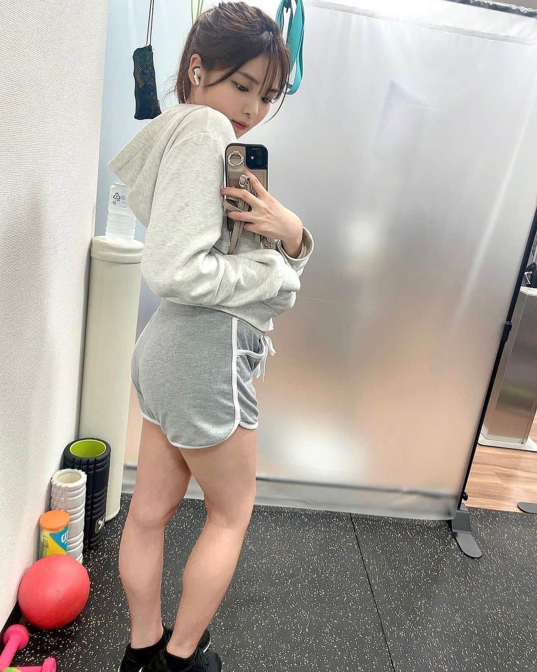 西谷麻糸呂のインスタグラム：「おはよう☀️  そろそろお尻を鍛えたいな🍑」