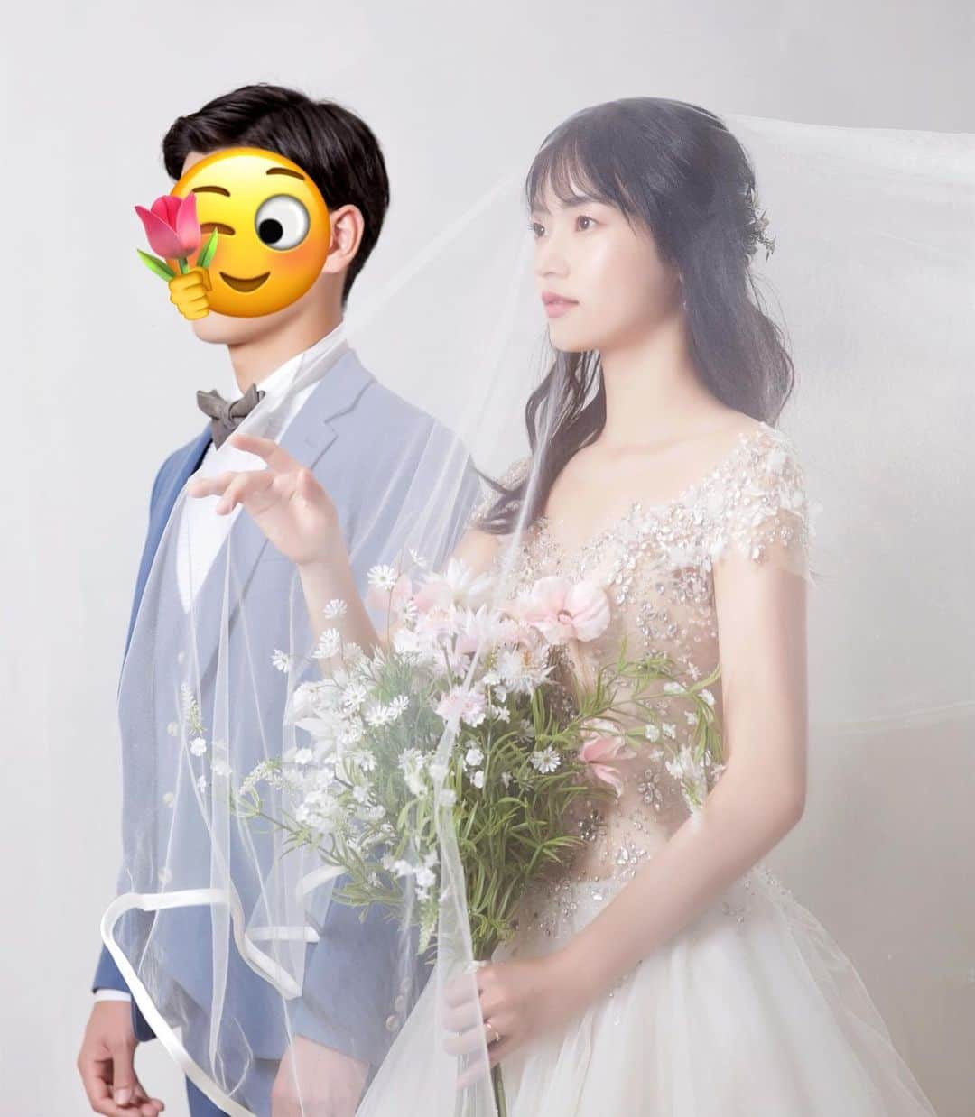 市川あまみさんのインスタグラム写真 - (市川あまみInstagram)「自己満ウェディングフォト第二弾👰‍♀️✨🌸笑 . とりあえず韓国ドラマの表紙になりきった写真達😂😂😂 こまち🐶とも撮れて幸せだった🥺 . #wedding#weddingdress#韓国ウェディングフォト#結婚#ドレス#Chihuahua」6月13日 10時32分 - amamiyogacoach