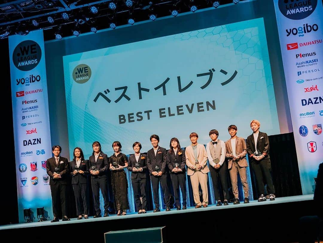 守屋都弥さんのインスタグラム写真 - (守屋都弥Instagram)「WE.LEAGUE AWARDS🩵  ベストイレブンに選出していただきありがとうございました！ 周りの方々に評価して頂けたことすごく嬉しく思います。 ここに立てたことに誇りを持って、選手として成長し続けていきます！  来シーズンはチーム全員で行きます！ たくさんのお祝いのメッセージありがとうございました🙌🏻  #weリーグ  #weリーグアウォーズ  #女子サッカー  #inac神戸  #守屋都弥」6月13日 10時52分 - miyabimoriya__