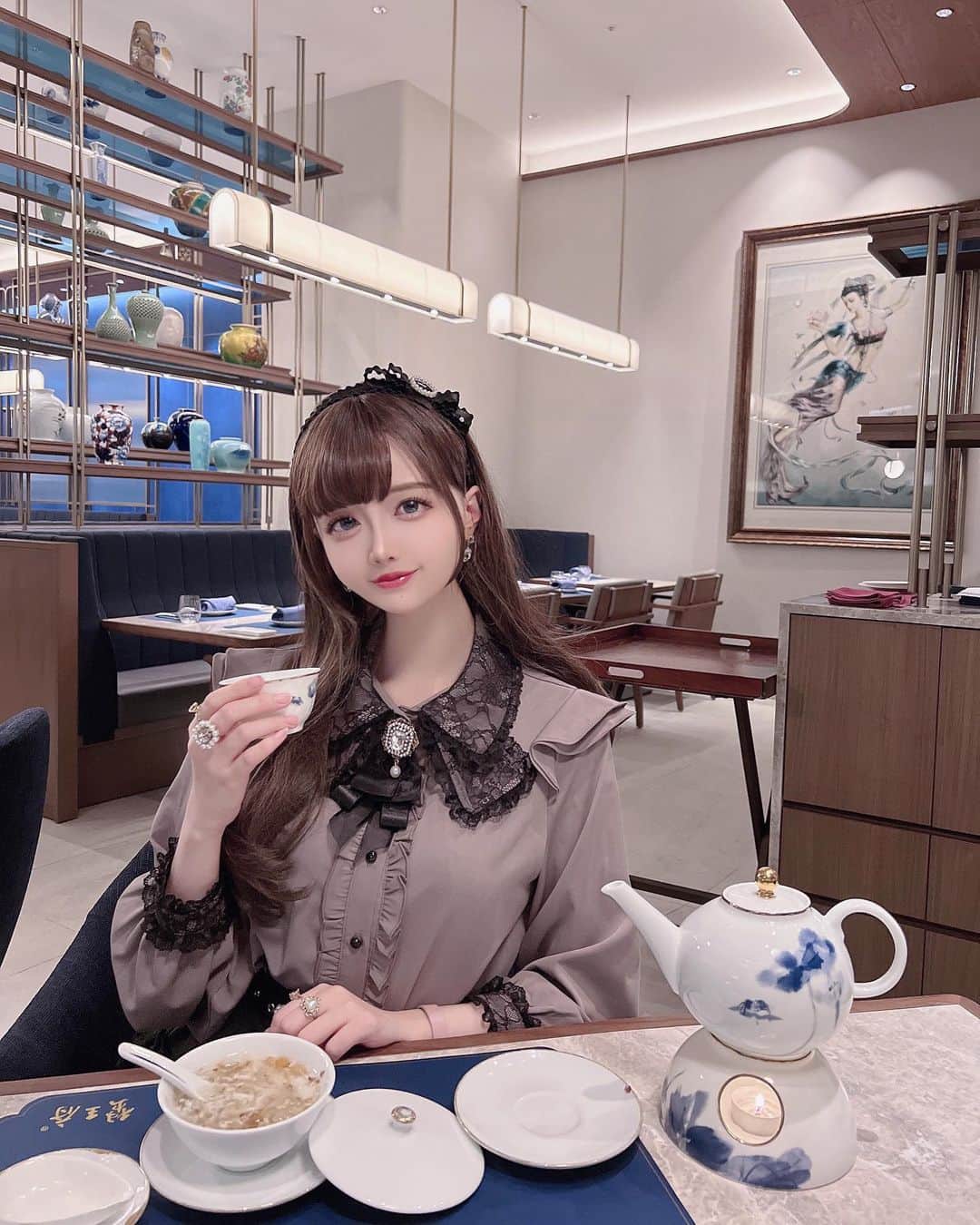 Chikako千佳子のインスタグラム：「蟹王府 🦀 #蟹王府 #ミシュラン一つ星 #ミシュラン #rojita #地雷系女子 #地雷コーデ」
